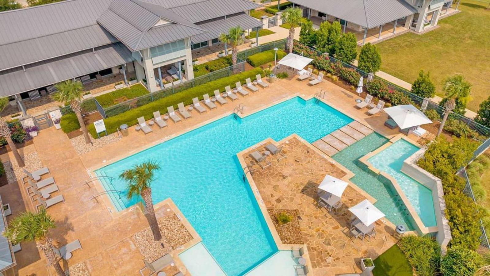 Landing At The Green At Plum Creek - 2 Bedrooms In Кайл Екстериор снимка